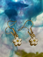 Mini Daisy Earrings